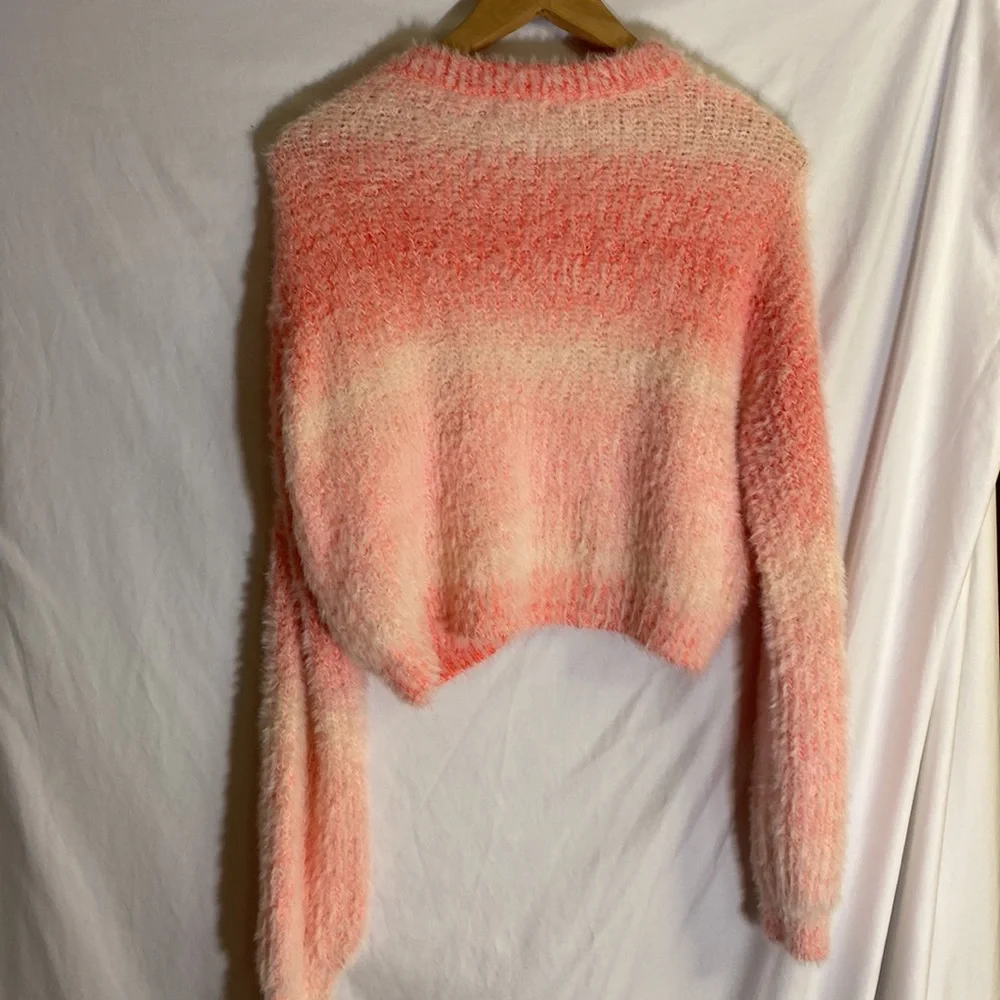 Girls crop style sweater size S. NWT